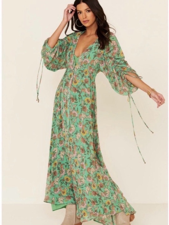 Free People Dresses & Skirts - Free People EARTHFOLK Duster Floral Dress